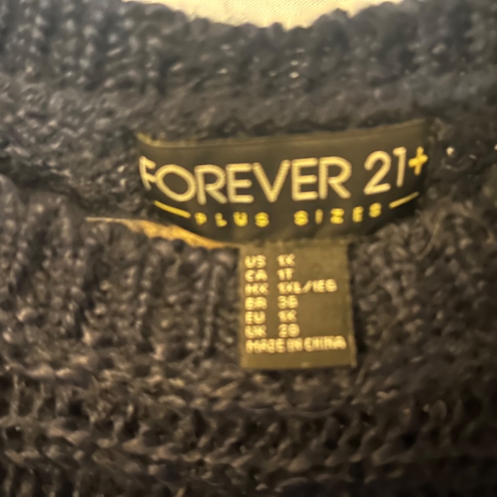 Sweater - Picture 4 of 4